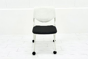ルナチェア オカムラ 中古 ミーティングチェア ネスティングチェア 会議椅子 中古オフィス家具 ブラウンの画像