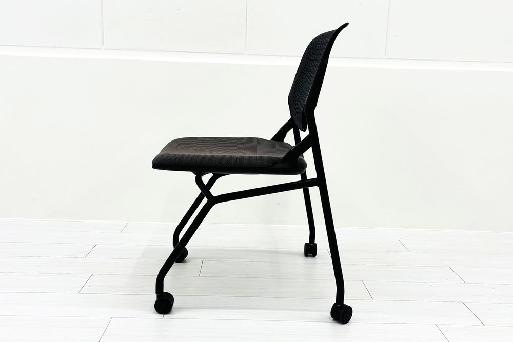 ルナチェア オカムラ 中古 ミーティングチェア ネスティングチェア 会議椅子 中古オフィス家具 ミディアムグレーの画像