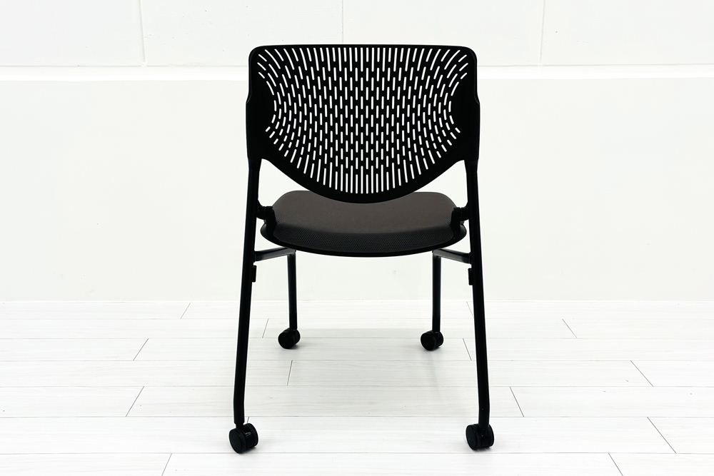 ルナチェア オカムラ 中古 ミーティングチェア ネスティングチェア 会議椅子 中古オフィス家具 ミディアムグレーの画像