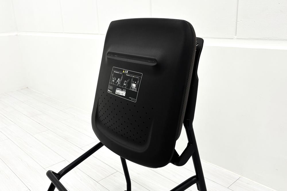 ルナチェア オカムラ 中古 ミーティングチェア ネスティングチェア 会議椅子 中古オフィス家具 ミディアムグレーの画像
