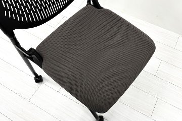 ルナチェア オカムラ 中古 ミーティングチェア ネスティングチェア 会議椅子 中古オフィス家具 ミディアムグレーの画像