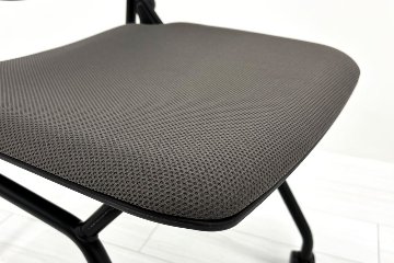 ルナチェア オカムラ 中古 ミーティングチェア ネスティングチェア 会議椅子 中古オフィス家具 ミディアムグレーの画像
