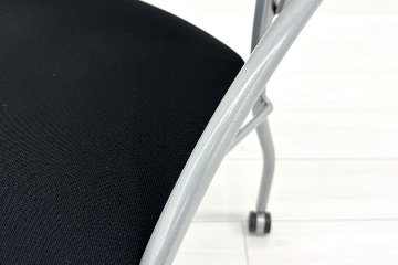 【4脚セット】 イトーキ プリエチェア 中古 ミーティングチェア 多目的チェア スタッキングチェア 中古オフィス家具 背グリーンの画像