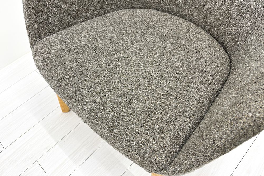 相合家具 クイーン ミーティングチェア 中古 多目的チェア ラウンジチェア 中古オフィス家具 グレー系色の画像