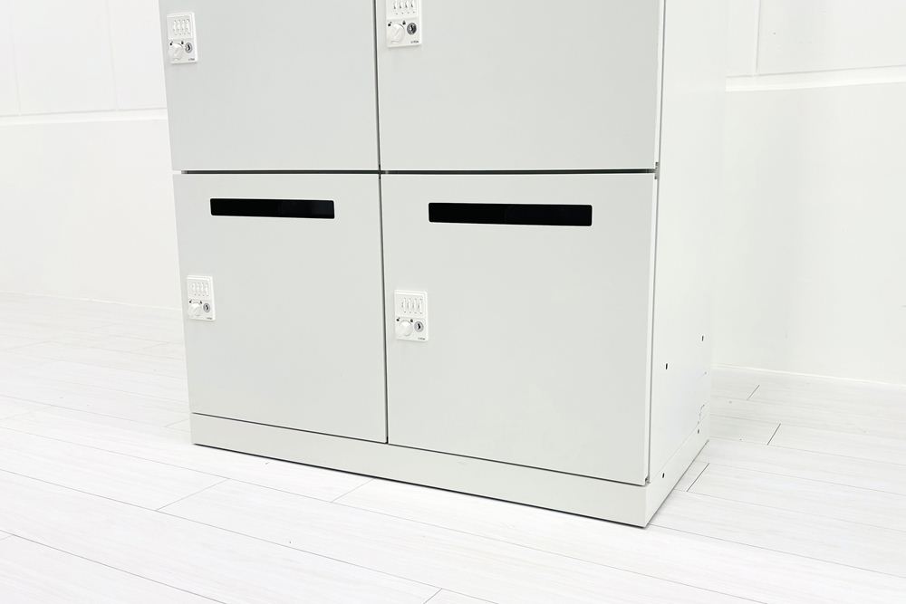 イトーキ suffi(サフィ)シリーズ 8人用ロッカー 中古 スチール 収納家具 中古オフィス家具 メールボックス ホワイト ダイヤル錠 900/450/1870の画像