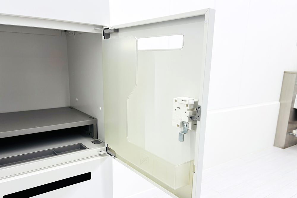 イトーキ suffi(サフィ)シリーズ 8人用ロッカー 中古 スチール 収納家具 中古オフィス家具 メールボックス ホワイト ダイヤル錠 900/450/1870の画像