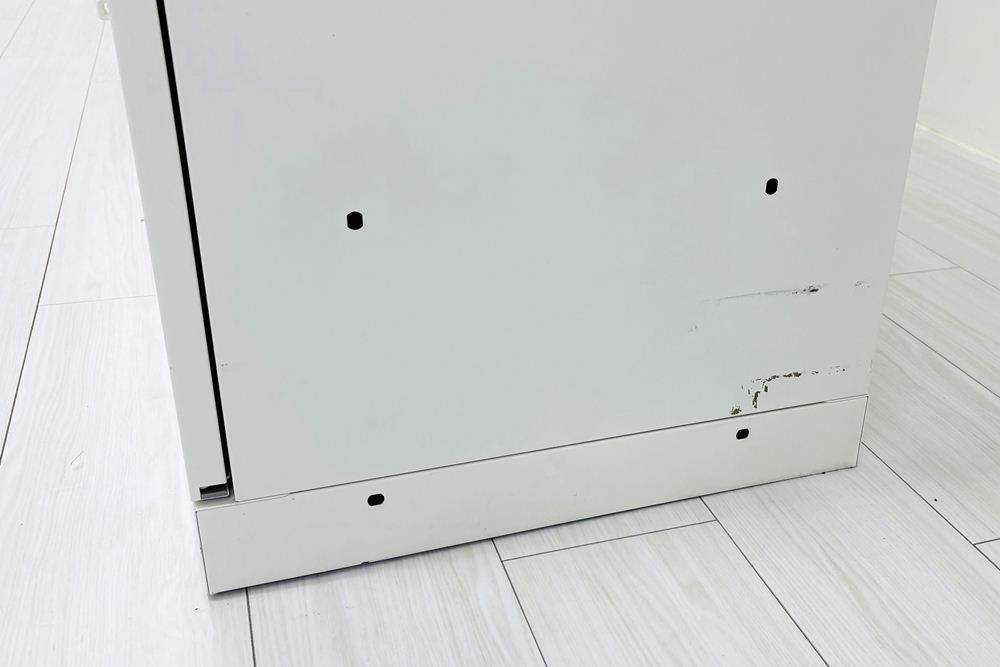 イトーキ suffi(サフィ)シリーズ 8人用ロッカー 中古 スチール 収納家具 中古オフィス家具 メールボックス ホワイト ダイヤル錠 900/450/1870の画像