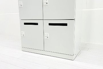 イトーキ suffi(サフィ)シリーズ 8人用ロッカー 中古 スチール 収納家具 中古オフィス家具 メールボックス ホワイト ダイヤル錠 900/450/1870の画像