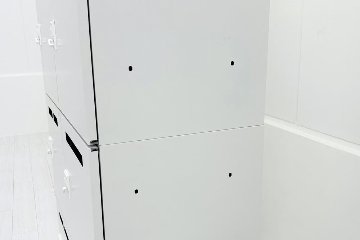 イトーキ suffi(サフィ)シリーズ 8人用ロッカー 中古 スチール 収納家具 中古オフィス家具 メールボックス ホワイト ダイヤル錠 900/450/1870の画像