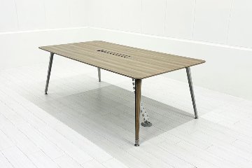 オカムラ プリシード 中古 小型会議テーブル 幅2100 ミーティングテーブル 中古オフィス家具 2100/1100/720の画像