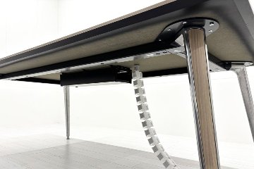 オカムラ プリシード 中古 小型会議テーブル 幅2100 ミーティングテーブル 中古オフィス家具 2100/1100/720の画像