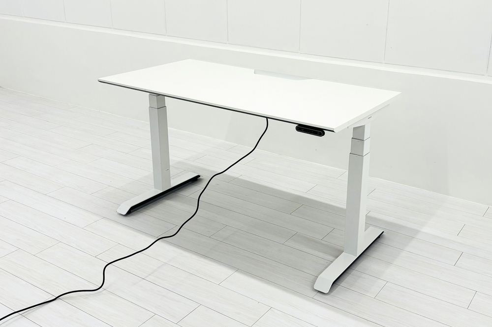 コクヨ シークエンス 幅1350 SEQUENCE 電動昇降デスク 中古デスク 中古机 中古オフィス家具 1350/675/630～1290の画像