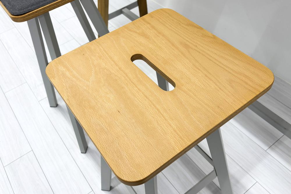【3点セット】 ノール ロックウェル ハイテーブル＆スツールセット 中古 Knoll Rockwell Unscripted 中古オフィス家具の画像