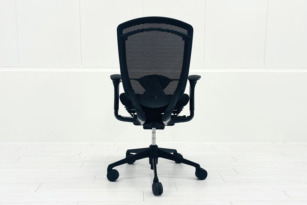 オカムラ コンテッサチェア 中古 Contessa 可動肘 座クッション 中古オフィス家具 事務椅子 エグゼクティブチェア ブラックの画像