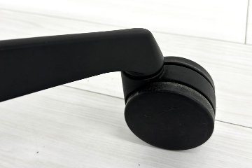 オカムラ コンテッサチェア 中古 Contessa 可動肘 座クッション 中古オフィス家具 事務椅子 エグゼクティブチェア ブラックの画像