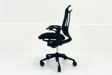 オカムラ コンテッサチェア 中古 Contessa 可動肘 座クッション 中古オフィス家具 事務椅子 エグゼクティブチェア ブラックの画像