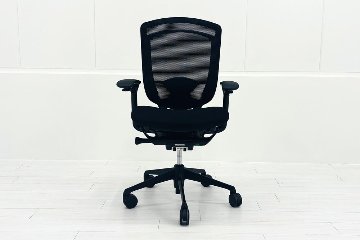 オカムラ コンテッサチェア 中古 Contessa 可動肘 座クッション 中古オフィス家具 事務椅子 エグゼクティブチェア ブラックの画像