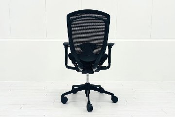 オカムラ コンテッサチェア 中古 Contessa 可動肘 座クッション 中古オフィス家具 事務椅子 エグゼクティブチェア ブラックの画像