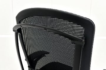 オカムラ コンテッサチェア 中古 Contessa 可動肘 座クッション 中古オフィス家具 事務椅子 エグゼクティブチェア ブラックの画像