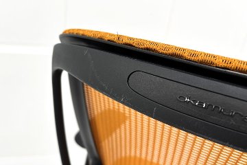 中古オフィス家具 オカムラ シルフィーチェア 中古 2015年製 ハイバック 可動肘 OKAMURA Sylphy オレンジの画像