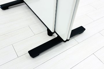 コクヨ 三つ折りホワイトボード パーテーション 中古 中古オフィス家具 2450/600/1800の画像