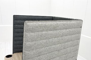 ワークブース 中古 インテント イトーキ ラウンジソファ 1人用ソファ 中古オフィス家具 電源コード付き 998/922/1300の画像