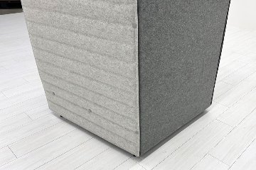 ワークブース 中古 インテント イトーキ ラウンジソファ 1人用ソファ 中古オフィス家具 電源コード付き 998/922/1300の画像