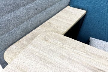 ワークブース 中古 インテント イトーキ ラウンジソファ 1人用ソファ 中古オフィス家具 電源コード付き 998/922/1300の画像
