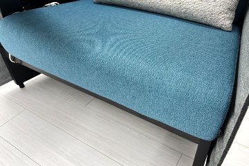 ワークブース 中古 インテント イトーキ ラウンジソファ 1人用ソファ 中古オフィス家具 電源コード付き 998/922/1300の画像