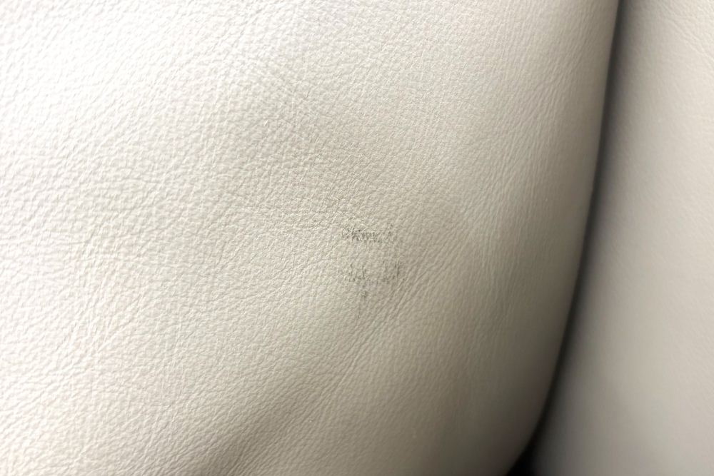 【4脚セット】 オカムラ 中古オフィス家具 NEWFORTY(ニューフォーティ)シリーズ 革張り 2019年製 中古 応接椅子 ミーティングチェア 多目的チェア ライトブラウンの画像