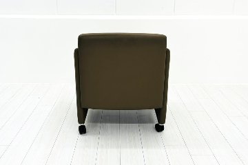 【4脚セット】 オカムラ 中古オフィス家具 NEWFORTY(ニューフォーティ)シリーズ 革張り 2019年製 中古 応接椅子 ミーティングチェア 多目的チェア ライトブラウンの画像