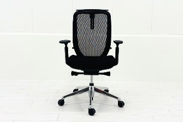2024年製 オカムラ 中古チェア 【ポリッシュ脚ピカピカ磨き有！】シルフィーチェア ハイバックメッシュ 可動肘  Sylphy 中古オフィス家具 ブラックの画像
