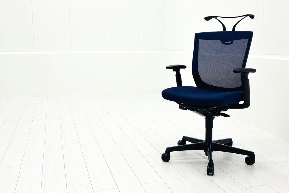 オカムラ 中古 チェア エスクード ESCUDO(エスクード)シリーズ 中古オフィス家具 可動肘 ローバック ブルーの画像