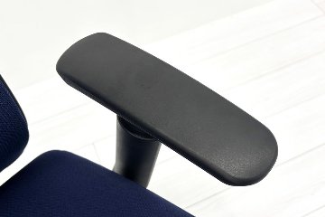 オカムラ 中古 チェア エスクード ESCUDO(エスクード)シリーズ 中古オフィス家具 可動肘 ローバック ブルーの画像