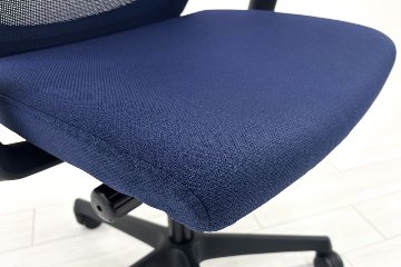 オカムラ 中古 チェア エスクード ESCUDO(エスクード)シリーズ 中古オフィス家具 可動肘 ローバック ブルーの画像