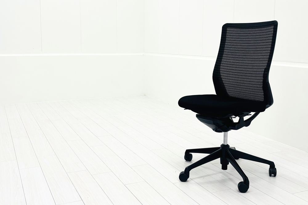 オカムラ 中古オフィス家具 コーラルチェア ハイバックメッシュ 中古 肘無 中古チェア Choral ブラックの画像