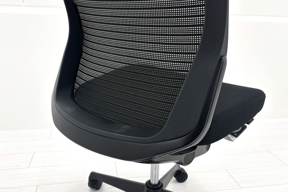 オカムラ 中古オフィス家具 コーラルチェア ハイバックメッシュ 中古 肘無 中古チェア Choral ブラックの画像