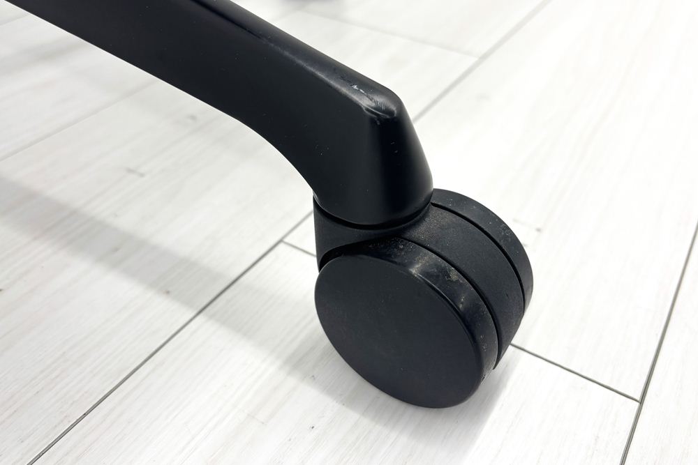オカムラ 中古オフィス家具 コーラルチェア ハイバックメッシュ 中古 肘無 中古チェア Choral ブラックの画像