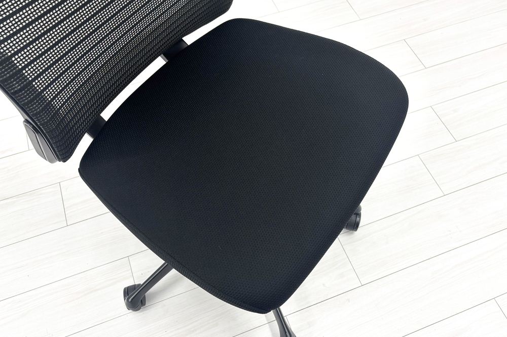オカムラ 中古オフィス家具 コーラルチェア ハイバックメッシュ 中古 肘無 中古チェア Choral ブラックの画像