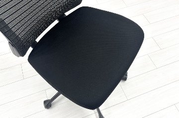 オカムラ 中古オフィス家具 コーラルチェア ハイバックメッシュ 中古 肘無 中古チェア Choral ブラックの画像