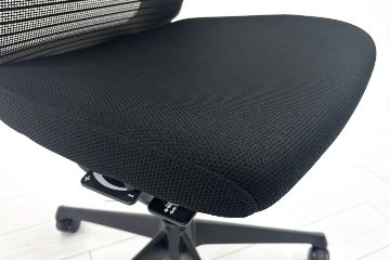 オカムラ 中古オフィス家具 コーラルチェア ハイバックメッシュ 中古 肘無 中古チェア Choral ブラックの画像