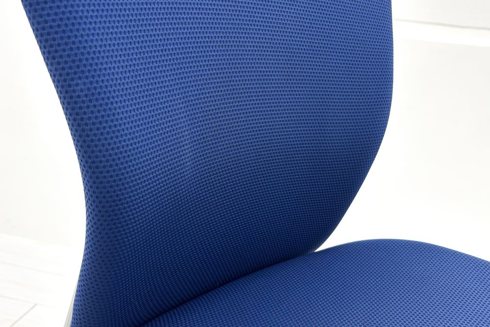 中古 オカムラ チェア sulato(スラート)シリーズ ハイバック 肘無 中古オフィス家具 ミディアムブルーの画像