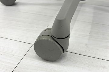 フルーエントチェア 2018年製 中古 オカムラ Fluent 中古オフィス家具 オフィスチェア クッション ハイバック 肘無 ミディアムブルーの画像