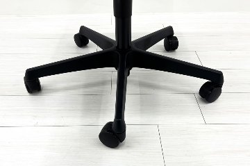 オカムラ 中古 チェア 2016年製 エスクード ESCUDO(エスクード)シリーズ 中古オフィス家具 肘無 ハイバック ブルーの画像