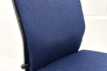オカムラ 中古 チェア 2016年製 エスクード ESCUDO(エスクード)シリーズ 中古オフィス家具 肘無 ハイバック ブルーの画像