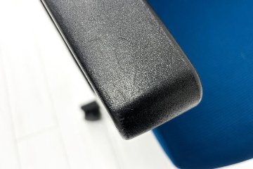 コクヨ ウィザードチェア 中古 2022年製 リング肘 ウィザード3 ローバック 中古オフィス家具 KOKUYO Wizard ブルーの画像