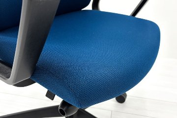 コクヨ ウィザードチェア 中古 2022年製 リング肘 ウィザード3 ローバック 中古オフィス家具 KOKUYO Wizard ブルーの画像