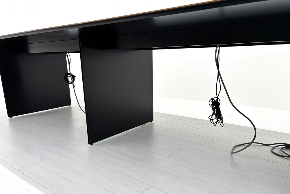 大型会議テーブル エアーフレーム 3015 カンファレンステーブル 中古 Cassina ixc. AIR FRAME 3015 conference table 中古オフィス家具 3600/1200の画像