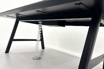 中古会議テーブル BuzziSpace BuzziPicNic バジィ・スペース バジィ・ピクニック 2200/1200/750の画像