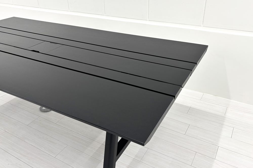 中古会議テーブル BuzziSpace BuzziPicNic バジィ・スペース バジィ・ピクニック 2400/1200/750の画像